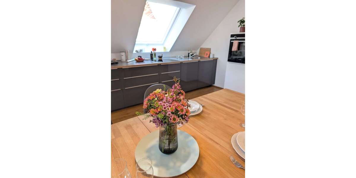 Etagenwohnung Stuttgart Obertürkheim - 3 Zimmer, 140 m&sup2;, 2.100&euro; | Angebot:27305433