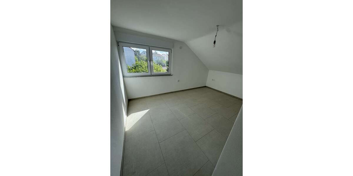 Etagenwohnung Backnang - 3 Zimmer, 74 m&sup2;, 1.000&euro; | Angebot:27315060