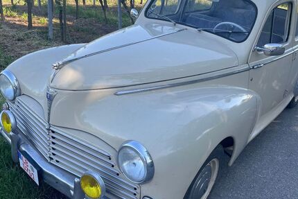 Peugeot 204 133.000 km 9.900 &euro; Ludwigsburg 71636