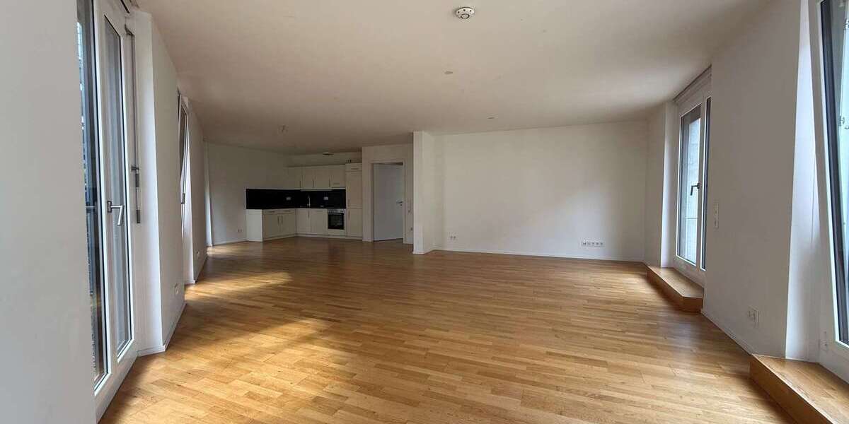 Etagenwohnung Stuttgart - 3 Zimmer, 130 m&sup2;, 2.150&euro; | Angebot:27250159