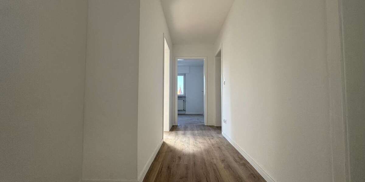 Etagenwohnung Freiberg am Neckar - 3 Zimmer, 81 m&sup2;, 1.250&euro; | Angebot:27303011